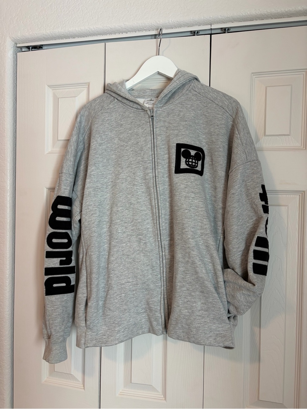Walt Disney World Gray Full Zip-Up Hoodie Disney Parks Vacation Sz Large Mickey